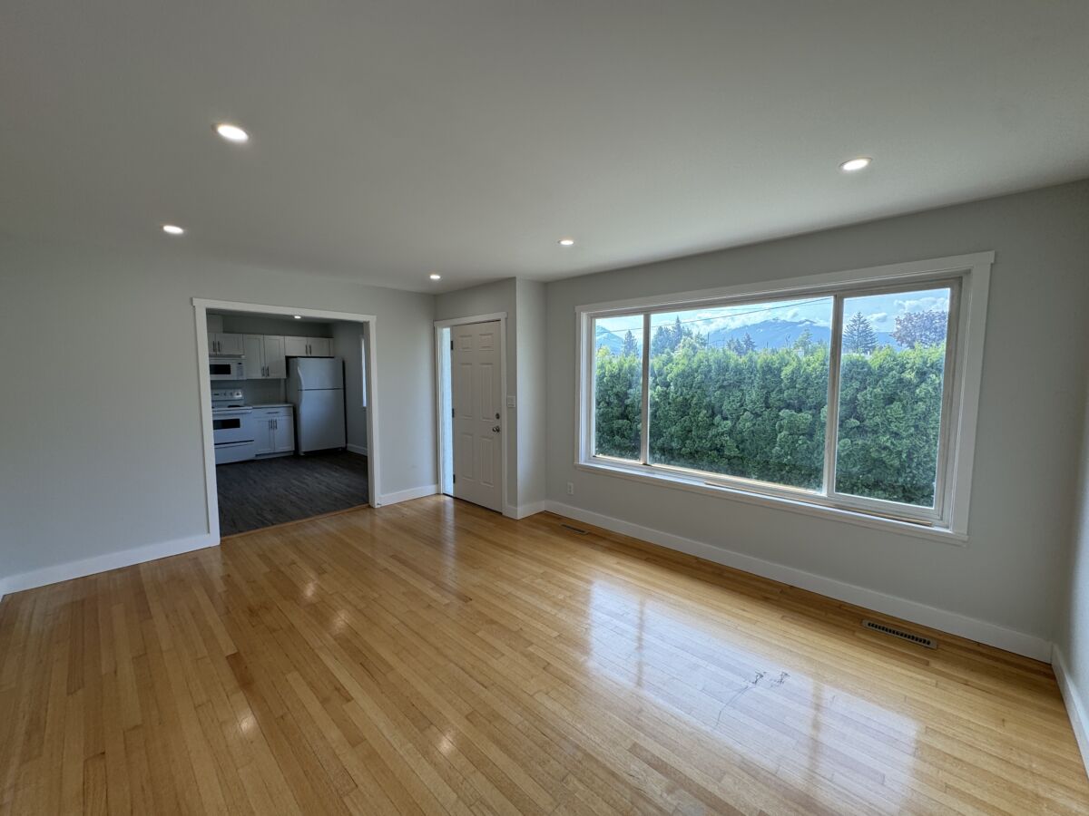 Duplex with Private Front Yard! Ace Property Management